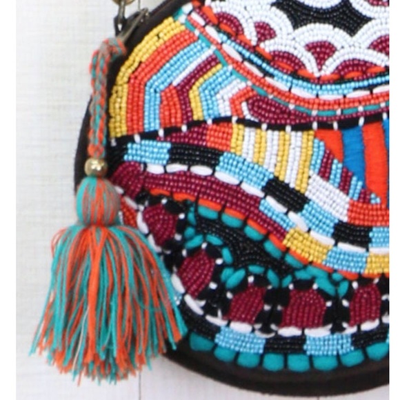 Round Beaded Crossbody Purse - Picture 4 of 8